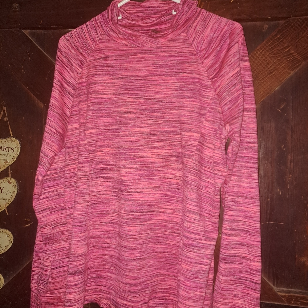 3/15🙂Cascade Sports woman's long-sleeved shirt size x large